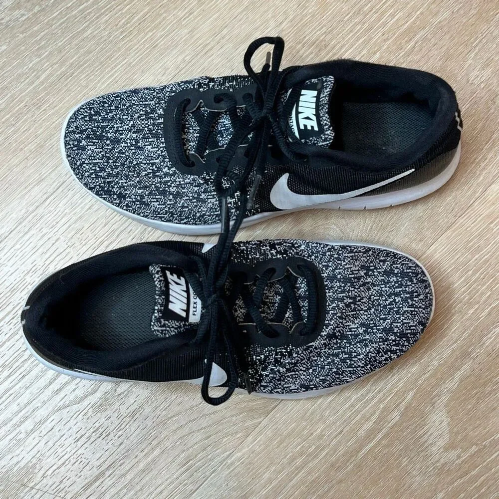 Nike, Flex Contact Running Sneakers Unisex Athletic Shoes Black White Women's 9